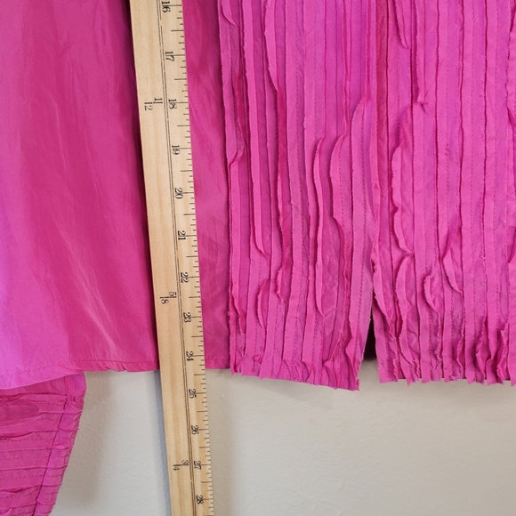 J Jill Sz PL Pink 100% Silk Pintucked Pleated Ruffles Blouse Top V Neck - Picture 10 of 12